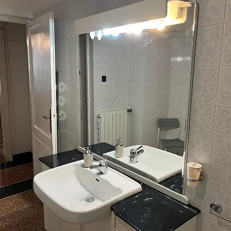 Apartment Tolemaide Genua